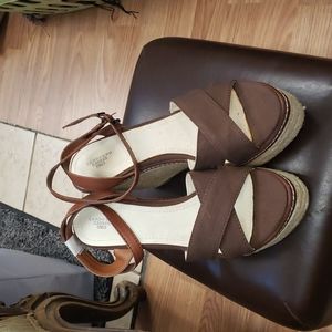 Lands' End Canvas Open Toe Quarter Strap Espadrille/Sandal Dark Brown, Size 9.5